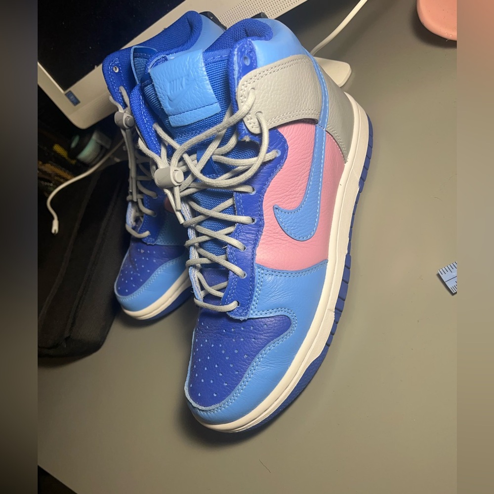 Nike dunks size 7 women’s